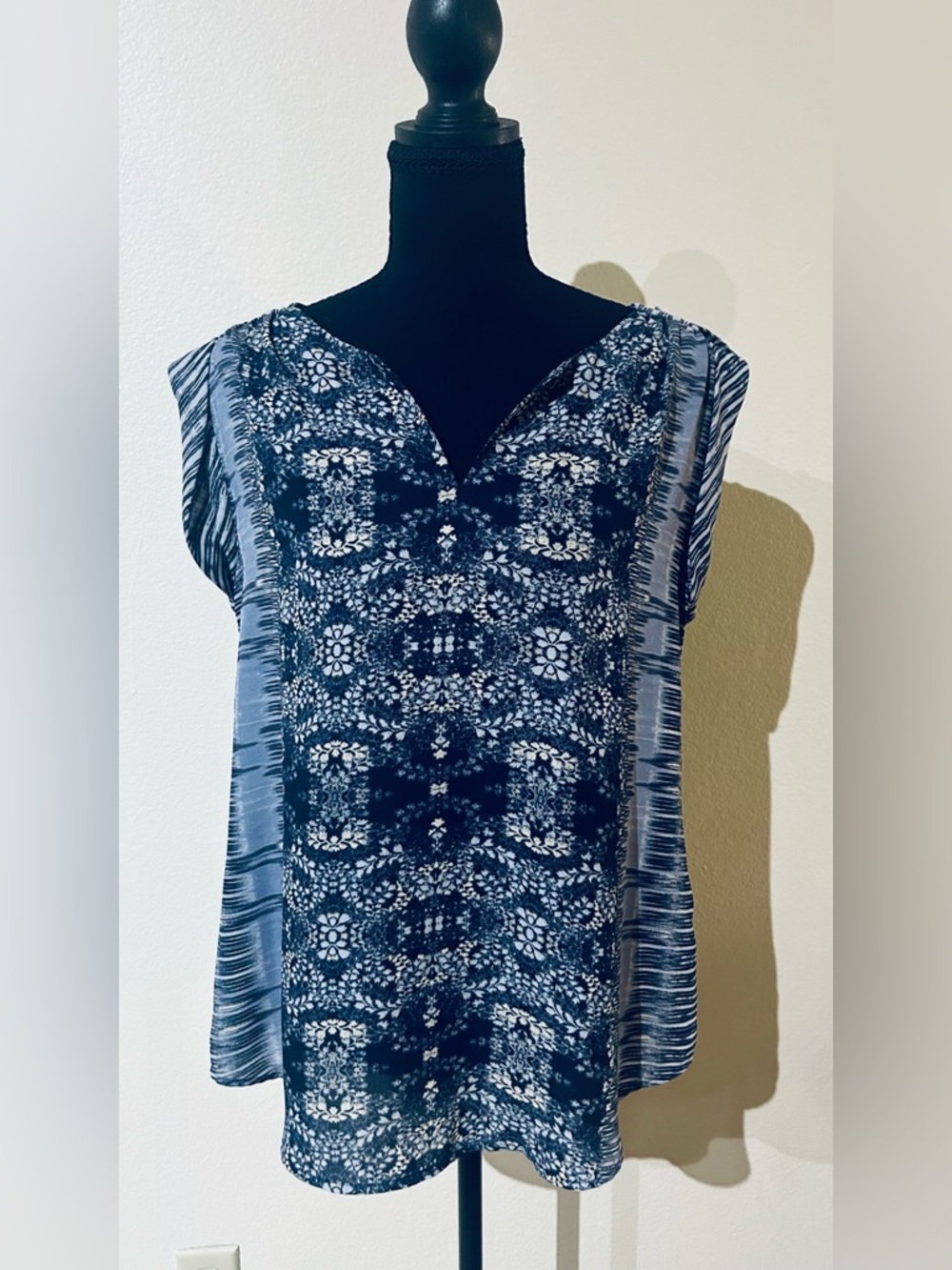 Maurices Navy & White Sleeveless Printed V-Neck Blouse